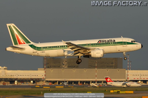 2007-08-24 Malpensa 123 I-BIKU Airbus A320 Alitalia